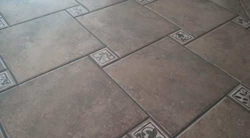 瓷磚發(fā)黑怎么辦？